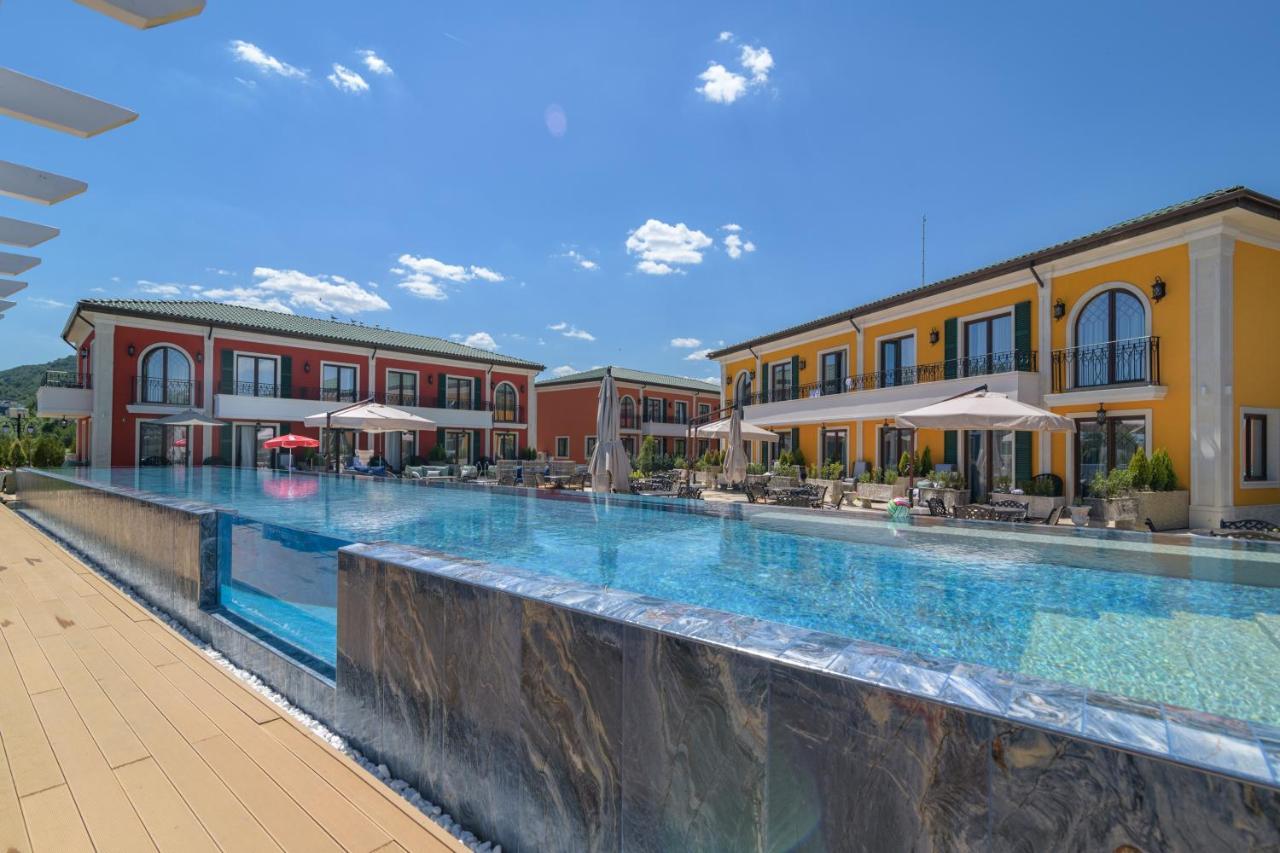Ferienpark For 4 Or 6 Adults In Therma Village - Free Parking & Private & Mineral Pool Kranewo
